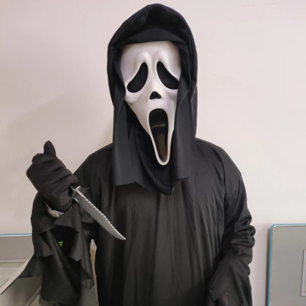 Scream Mask & Costume - S860e8e55886d4b8cbe247d5d8f982a9eQ