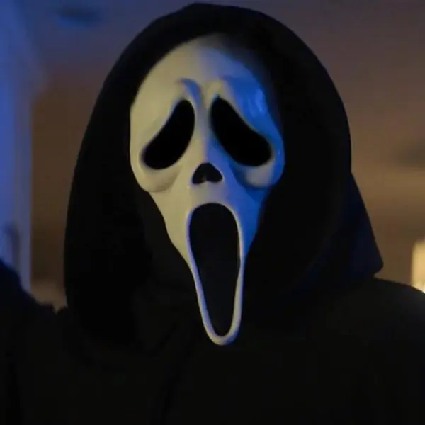 Scream Mask & Costume - scream