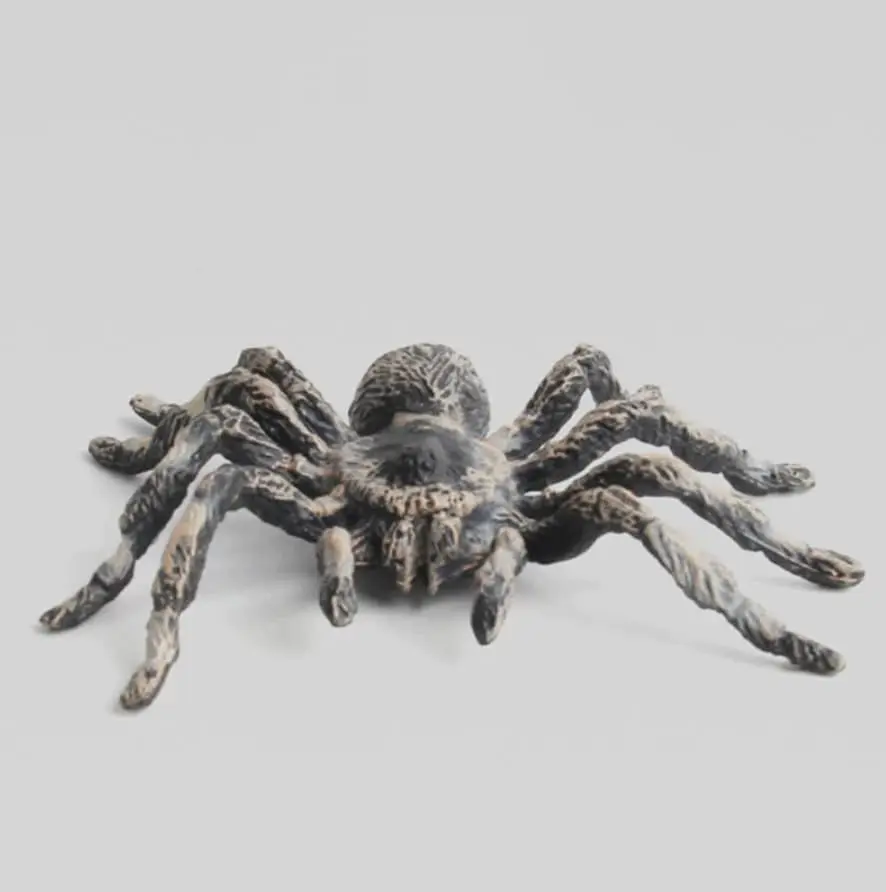 realistic fake spiders